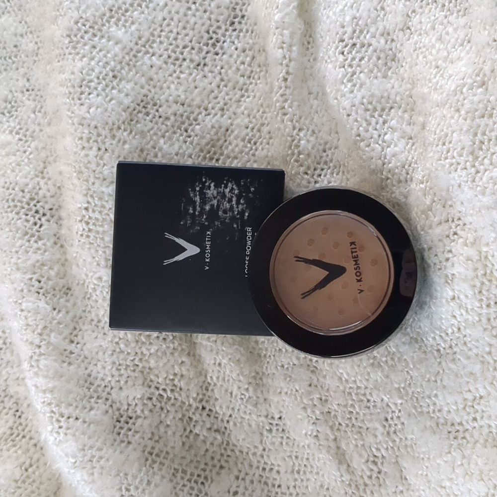 V KOSMETIK Loose Powder in N08 COOL NEUTRAL, 8g/0.28oz